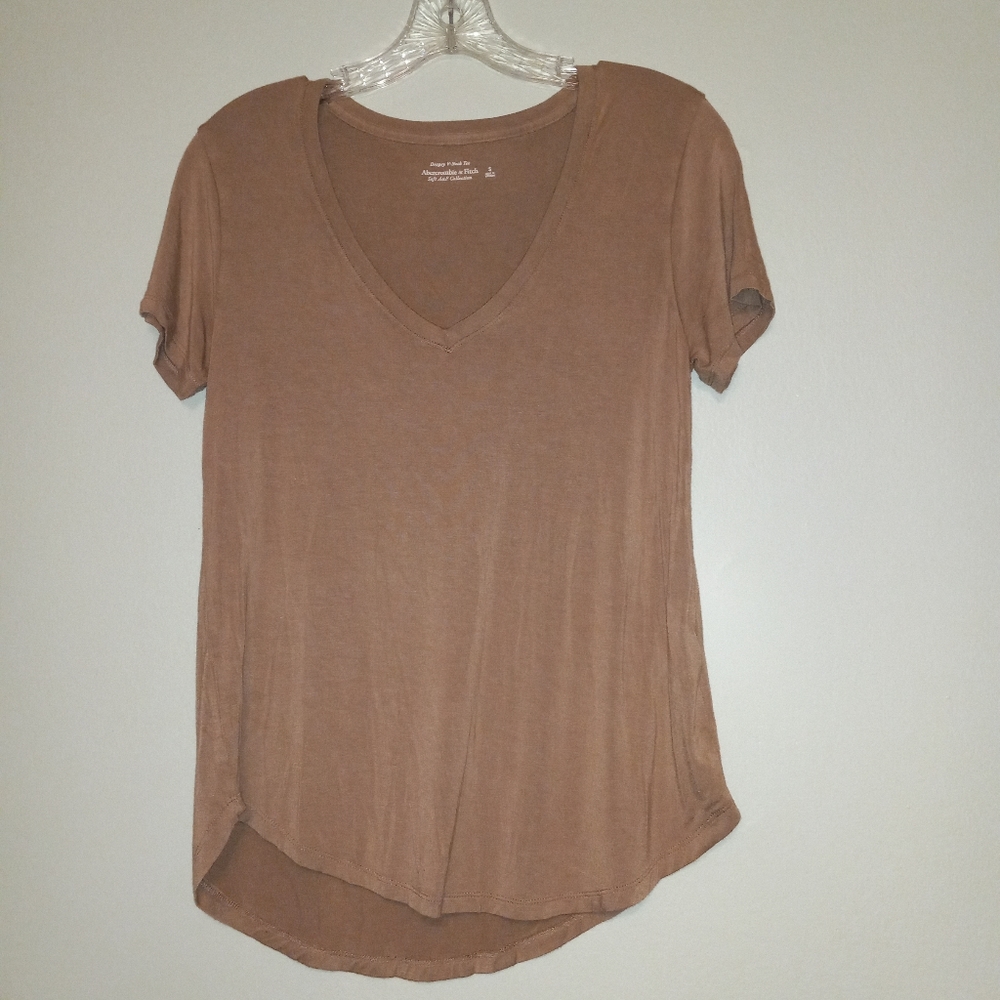 A&F Small Women's Drapey V-Neck Tee Soft AF Taupe Tan Sand Abercrombie & Fitch